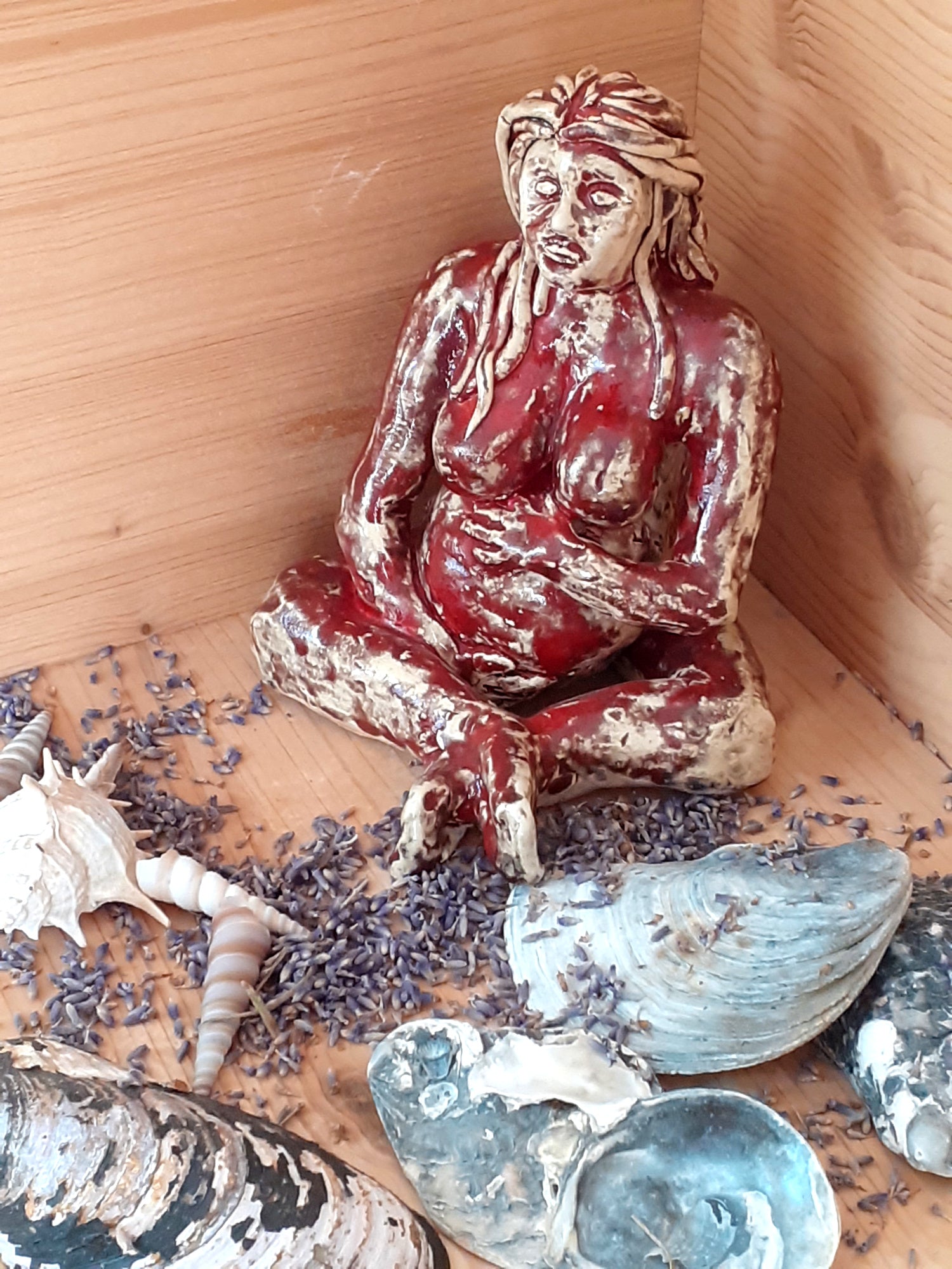 Feuerrote Fruchtbarkeitsgöttin